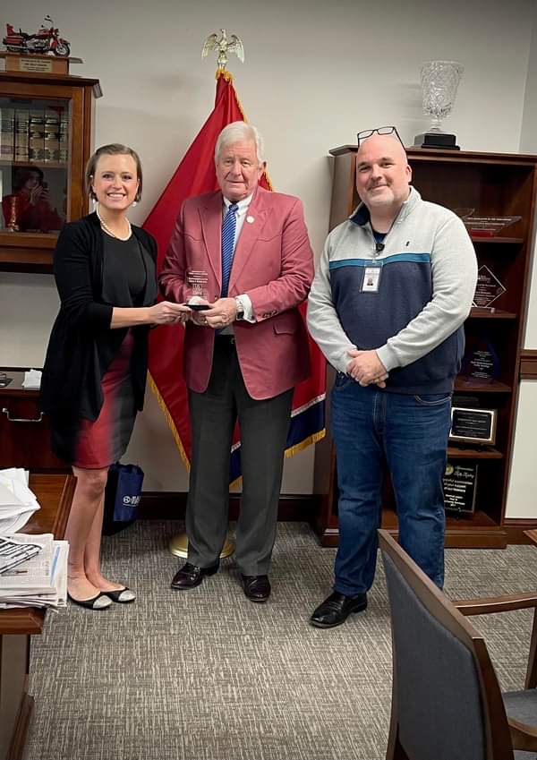 Rep. Kelly Keisling Receives Plaque for Signing U.S. Term Limits Pledge ...