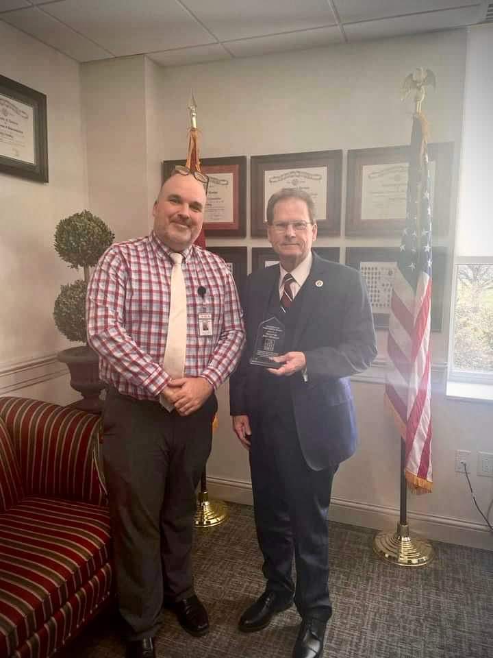 Senator Joey Hensley Receives Plaque for Signing U.S. Term Limits